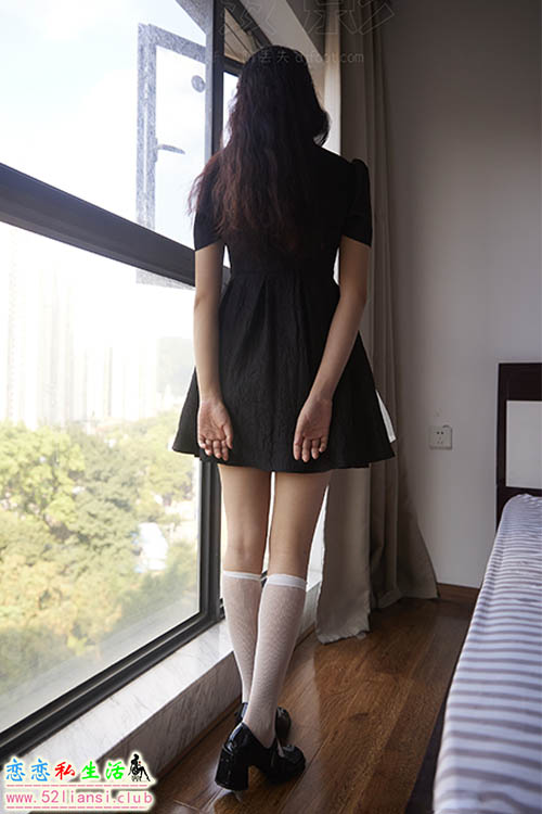 [见新摄影]NO.004-设计师小樱-可爱连衣裙白丝小皮鞋(带视频)【197P+1V/1.76G】