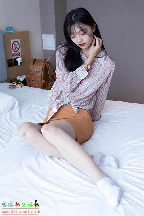 [袜啵啵] 008期 涵涵-帆布鞋、白色短棉袜、肉丝-常规加长版(带视频)【139P+1V/3.94G】