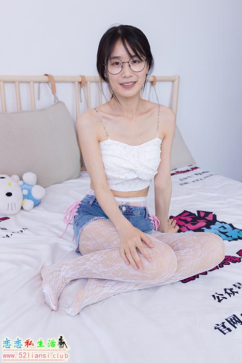[物恋传媒] No.1685 菜菜-无所顾忌(带视频)【154P+1V/3.84G】
