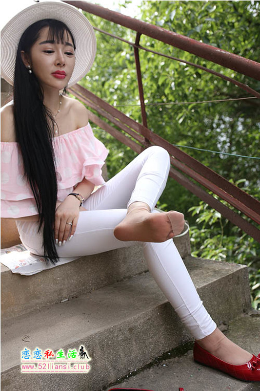 大西瓜爱牙膏-S010 大红唇美女 短丝 裸足【159P/916M】 大西瓜爱牙膏-S010 大红唇美女 短丝 裸足【159P/916M】
