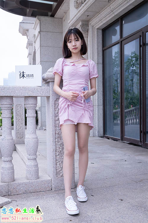 [袜啵啵] 001期 小甜豆 白棉袜肉丝美足(带视频)【138P+1V/6.22G】