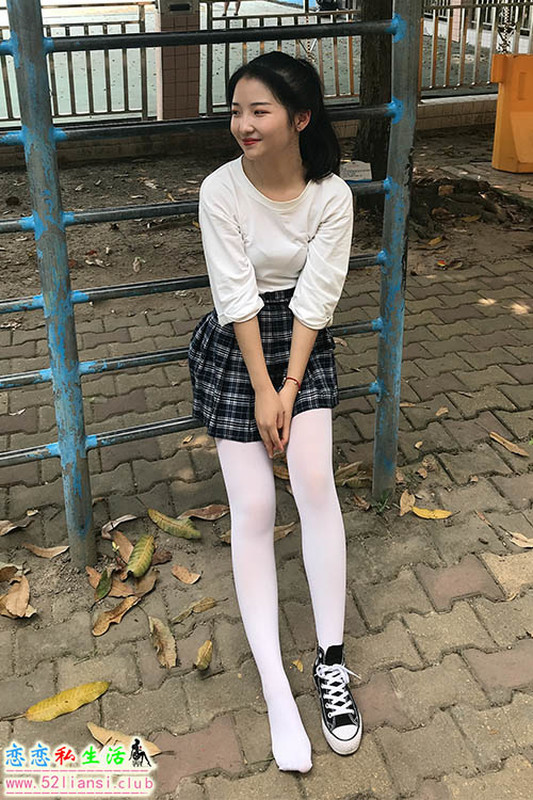 [最爱帆布鞋]008-学妹丝袜美腿写真【92P/183M】