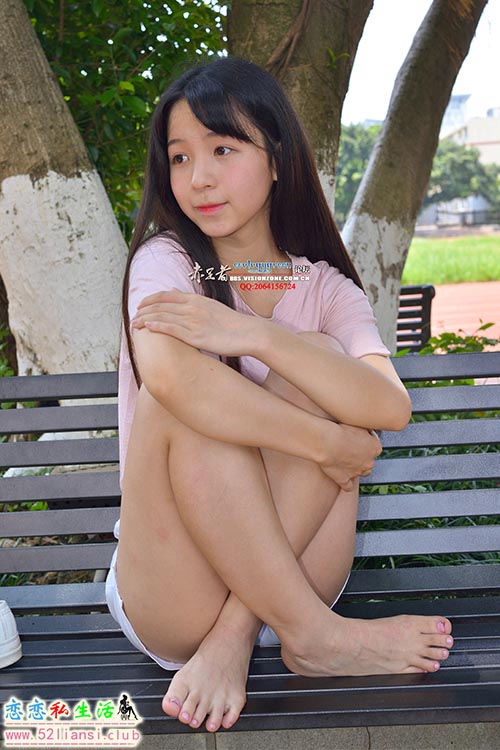 [Ecolog极品] No.008 大一萌萌妹子的热裤裸足1【104P/1.6G】