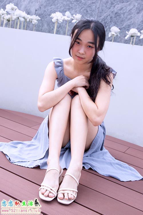[Limerence] 87 素人女学生Ariel艾莉儿，户外裸足逗弄让人心痒痒(带视频)【108P+2V/1.57G】