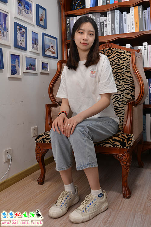 [Sexy Asian Girls Feet] No.017 美女YIYI性感的40码大脚丫(牛仔裤棉袜裸足2)【122P/1.54G】