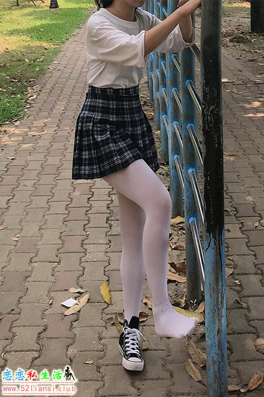 [最爱帆布鞋]008-学妹丝袜美腿写真【92P/183M】