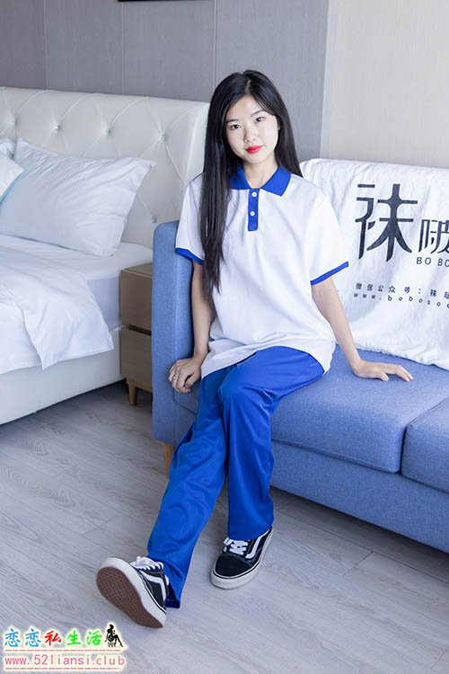 [袜啵啵] 039期 小奶熊-校服、vans帆布鞋、短白棉袜、裸足(带视频)【154P+1V/7G】