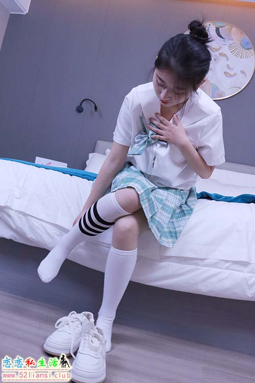 [初夏女神]013期 念念~常规S码绿色JK套搭配小白鞋(带视频)【135P+1V/5.82G】