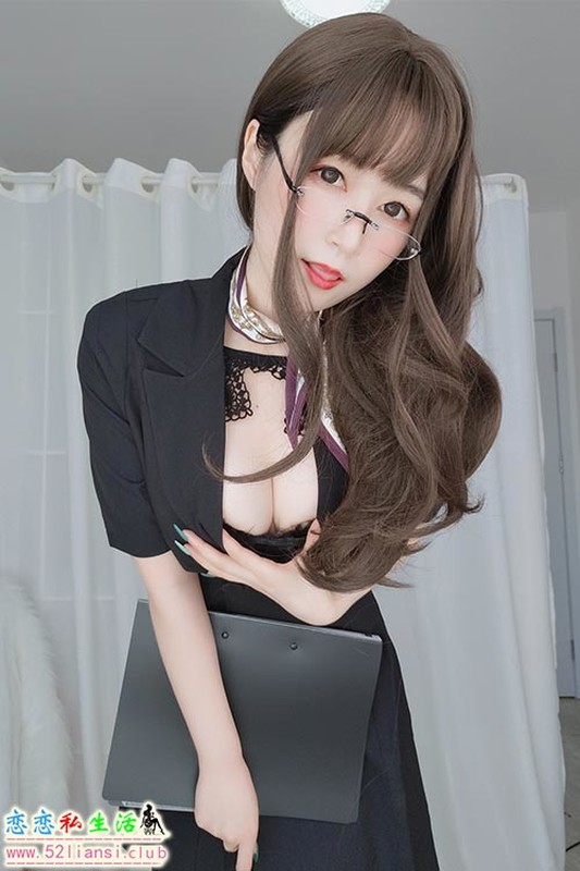 [白银81] 46 - OL下的内衣（带视频）【124P+12V/1.2G】