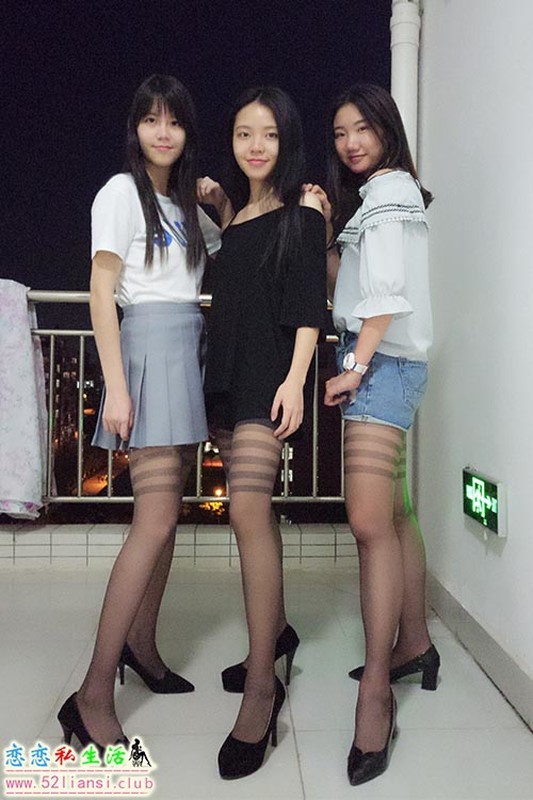 [学妹校园寝室丝短袜美脚]-第004期静静【60P/87M】