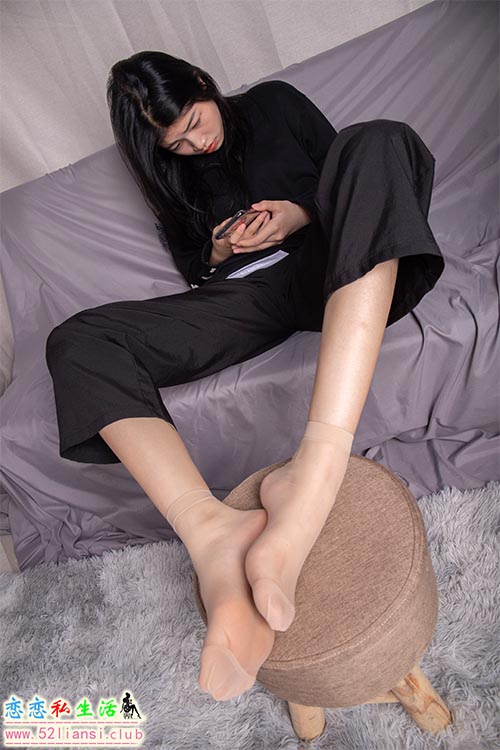 [南国足艺]11-模特秋秋超性感肉丝美脚【99P/1.25G】
