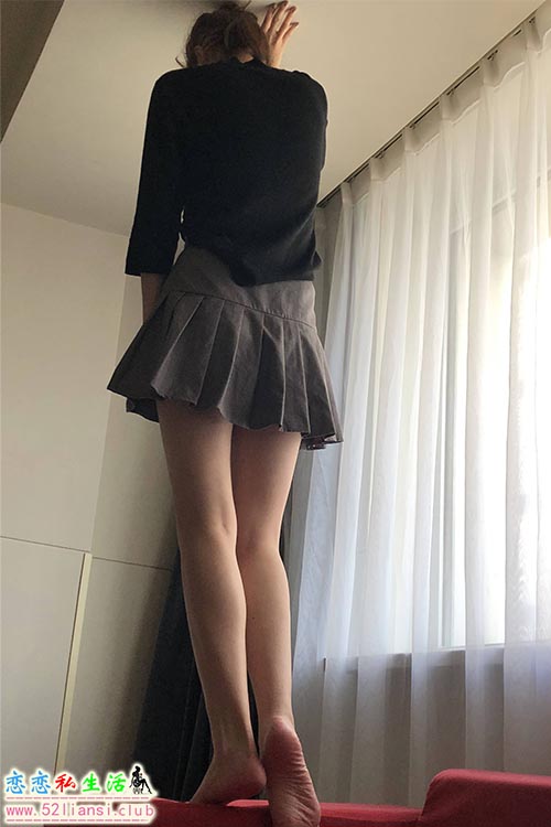 [精选资源]031-本足摄影-超美传媒学院小姐姐的红润脚底(带视频)【83P+1V/448M】