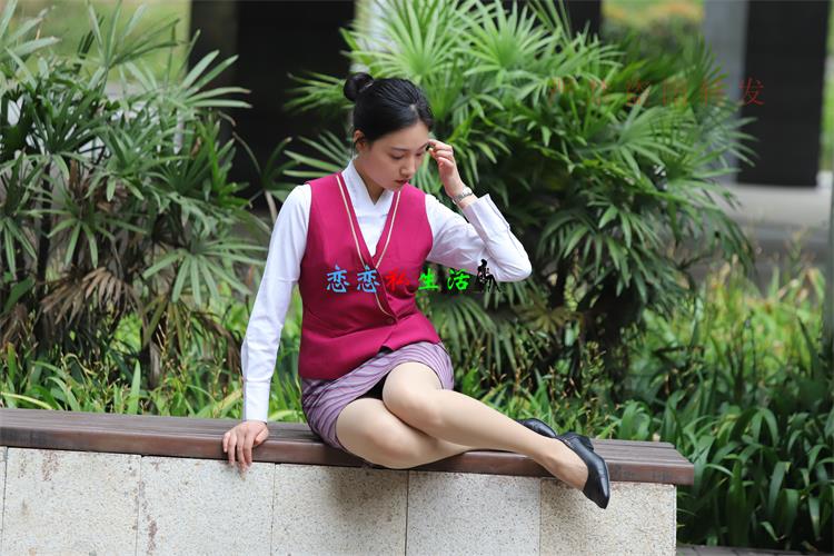 大西瓜爱牙膏-2018 5月活动 模特2 空乘制服Part1【176P/890M】视频下载
