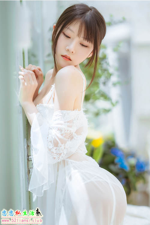[香草喵露露]NO.001 玻璃房少女【76P/145M】