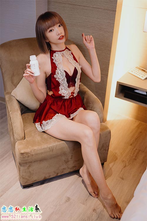 [街拍丝足]267-长腿美模 优宝 - 睡衣【106P/329M】