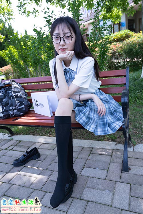 [袜啵啵] 007期 稚予-JK制服、皮鞋、黑色中筒棉袜、肉丝(带视频)【142P+1V/3.47G】