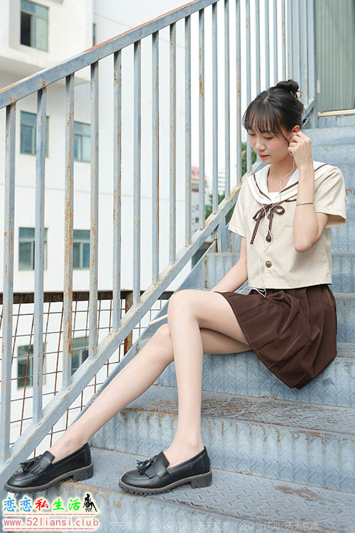 [IESS异思趣向] 丝享家 999：团团《网易云长腿少女》【89P/100M】