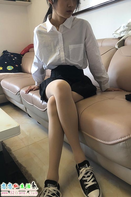 [最爱帆布鞋]036-学妹丝袜美腿写真【74P/198M】