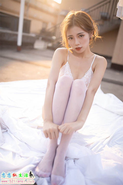 [YALAYI雅拉伊] No.378 丽雅《天台上的丝语》【44P/64M】