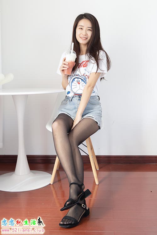 [物恋传媒] No.1769 菜菜-一束光为你而亮(带视频)【160P+1V/3.83G】