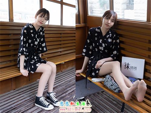 [袜啵啵] 013期 小甜豆-匡威帆布鞋、浅灰色短棉袜、肉丝花絮版(带视频)【132P+1V/8.07G】视频下载