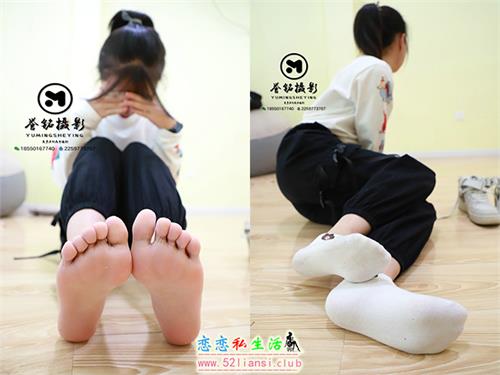 [誉铭传媒] 322期-学妹棉袜足秀【110P/609M】视频下载
