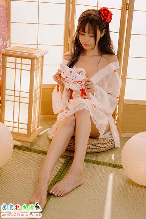 [街拍丝足]503-长腿美模 黎黎 - 和服棚拍【105P/337M】