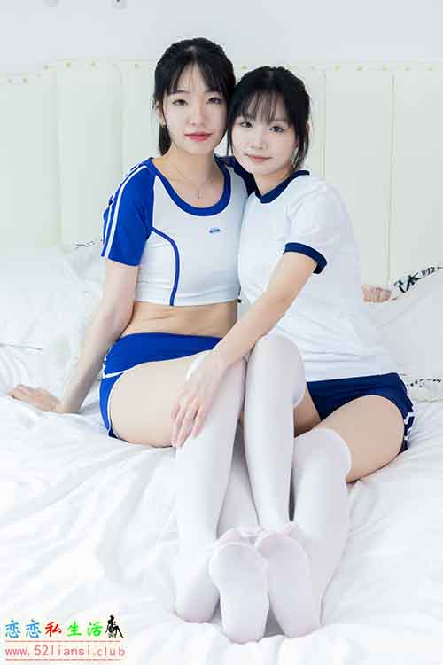 [袜啵啵] 472期 小甜豆甜甜圈-两双运动鞋、厚白丝大腿袜、裸足、两位模特丝袜和裸足踩奶油蛋糕剧情(带视频)【177P+1V/7.76G】