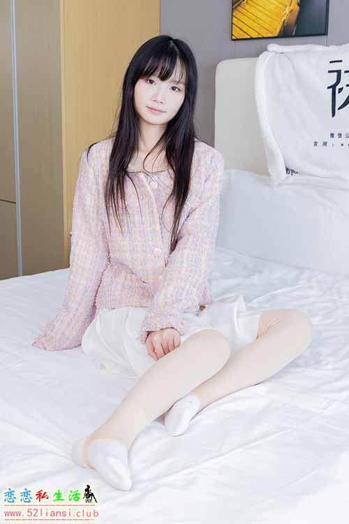 [袜啵啵] 438期 甜甜圈-皮鞋、板鞋、白棉袜、黑色踩脚袜、肉色踩脚袜(带视频)【150P+1V/7.28G】