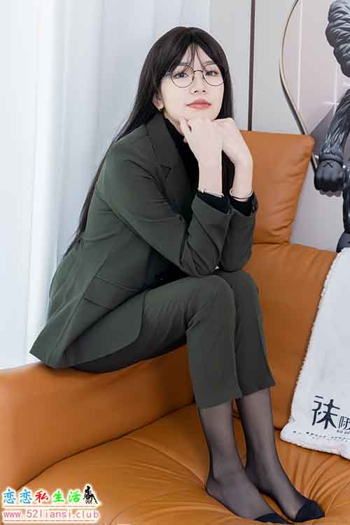 [袜啵啵]NO.519 小甜豆-高跟鞋、薄黑丝-脚尖加固款、裸足、ol制服、裤里丝(带视频)【143P+1V/6.7G】