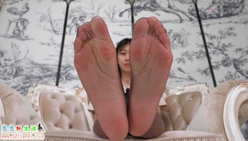 [视频] A&F 275-Cindy-展示她的40码黑丝脚丫-第5部【31min/3.51G】