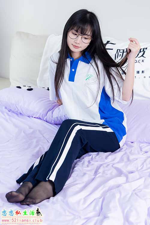 [袜啵啵] 471期 甜甜圈-高跟鞋、黑丝-脚尖微加固款、短肉丝-脚尖加固款、裸足、校服裤里丝(带视频)【150P+1V/6.9G】