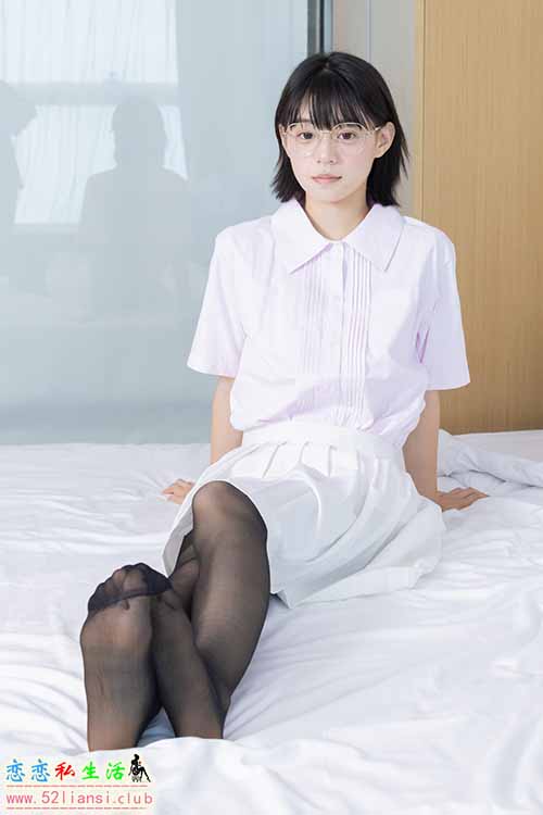 [袜啵啵] 449期 糯米-运动鞋、白棉袜、黑丝(带视频)【148P+1V/7.59G】