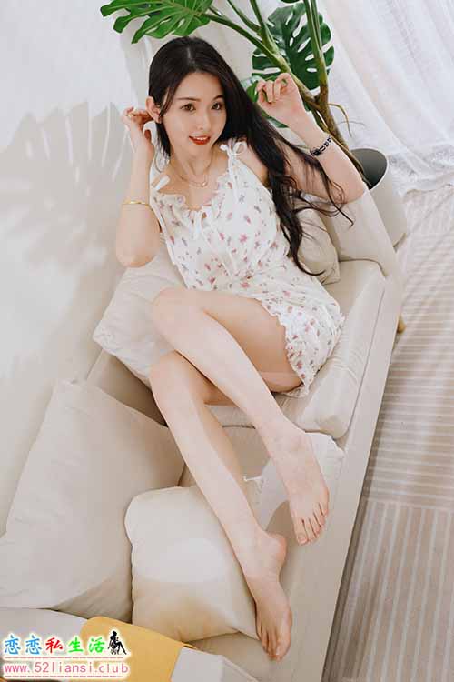 [街拍丝足]491-长腿美模 米浆 - 碎花连衣裙棚拍【103P/246M】