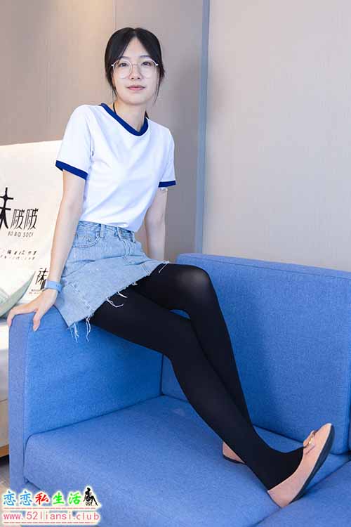 [袜啵啵] 447期 小甜豆-平底鞋、厚黑丝、踩方便面、圣女果、橘子、巧克力蛋糕剧情(带视频)【140P+1V/7.23G】