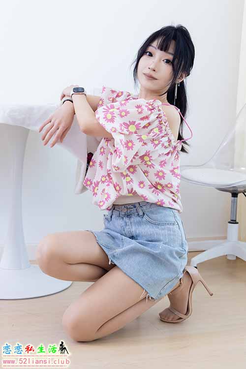 [物恋传媒] No.2240 嘟嘟-三双高跟鞋、薄肉丝-脚尖微加固款、裸足、视频以超近景特写为主(带视频)【155P+1V/6.29G】