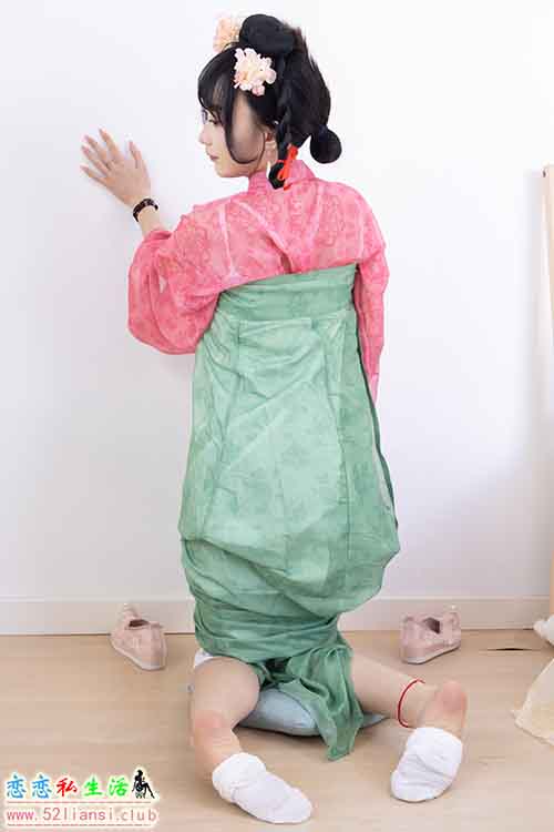 [物恋传媒] No.2297 嘟嘟-布鞋、白棉袜、古装、半脱袜子剧情(带视频)【210P+1V/5.02G】