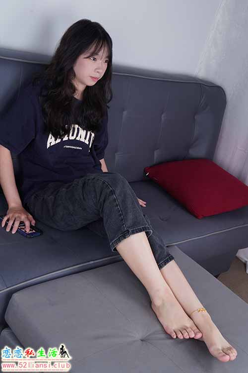 [Pary学生模拍]157 张张美女试镜展示36码臭脚丫【103P/460M】