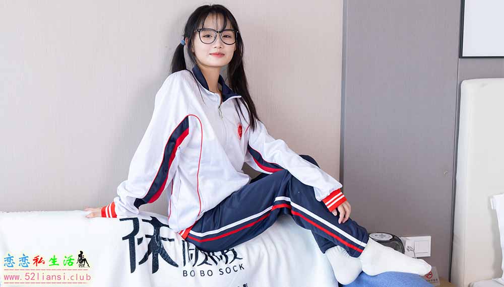[袜啵啵] 458期 甜甜圈-板鞋、白棉袜、肉丝-脚尖加固款、校服裤里丝(带视频)【150P+1V/7.36G】