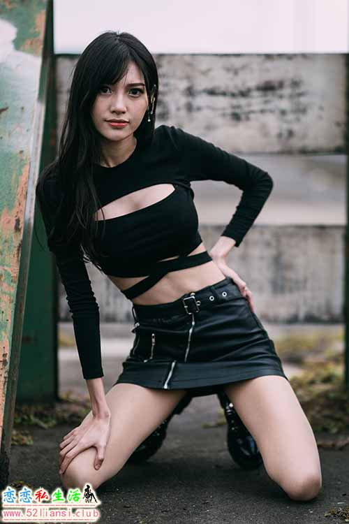 [街拍丝足]456-长腿美模 小葆 - 皮裙【77P/231M】