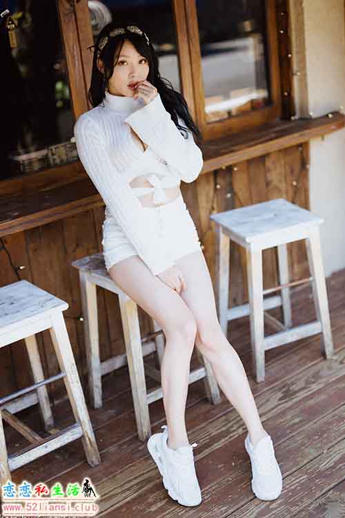 [街拍丝足]506-长腿美模 Ashley - 三芝【114P/317M】