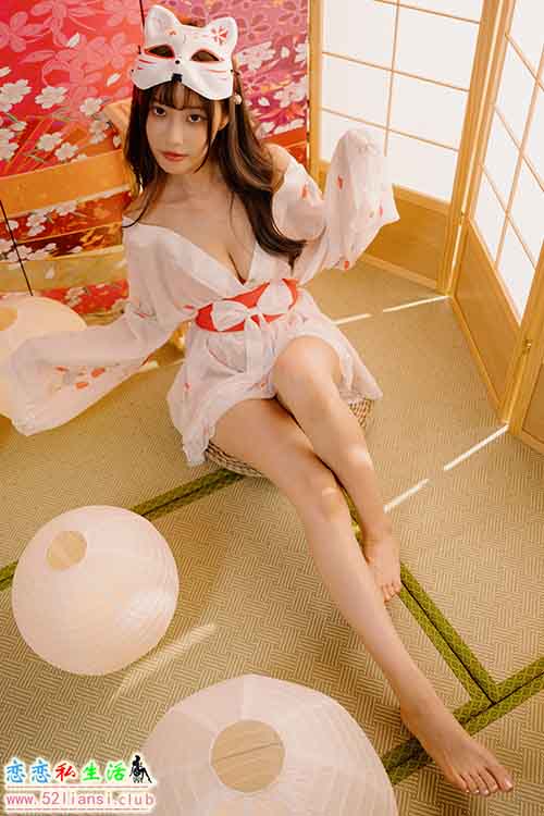 [街拍丝足]503-长腿美模 黎黎 - 和服棚拍【105P/337M】