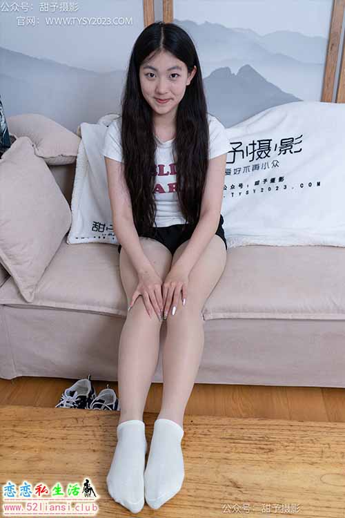 [甜予摄影] NO.079 小云-运动鞋、白棉袜、肉丝-脚尖加固款(带视频)【139P+2V/10.1G】