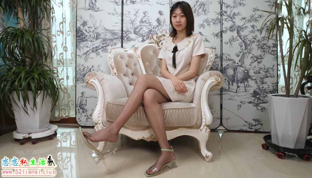 [视频] A&F 275-Cindy-展示她的40码黑丝脚丫-第5部【31min/3.51G】