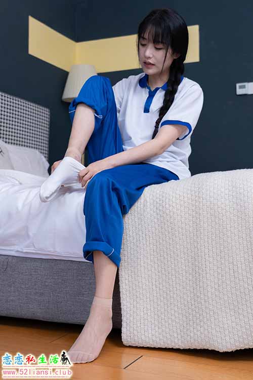 [甜予摄影] NO.091 澜澜-校服、白布鞋、板鞋、白棉袜、短肉丝、裸足(带视频)【135P+2V/10.2G】
