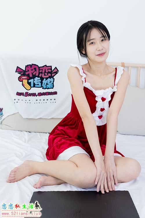 [物恋传媒] No.2237 菜菜-高跟鞋、油亮薄白丝-脚尖透明款、裸足、草莓和酸奶裸足摆盘剧情(带视频)【230P+1V/5.69G】