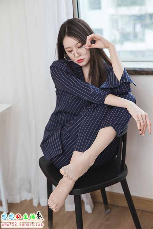 [精选资源]163-Sia不吃鱼 – 条纹职业装【128P/1.26G】