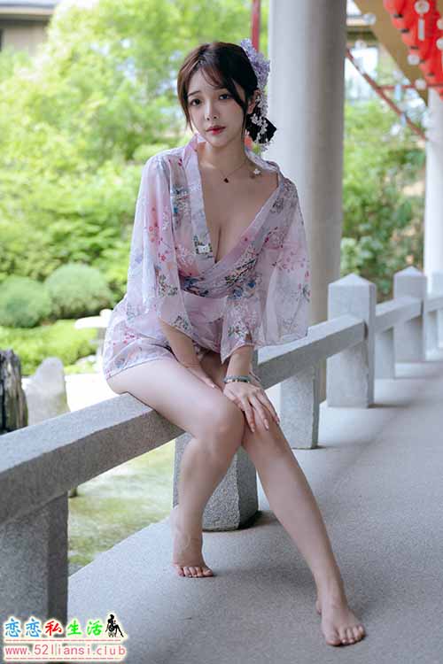 [美图精选]1749-雯妹不讲道理-和风庭院【50P/121M】