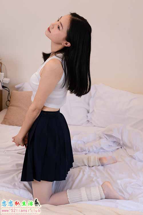 [甜予摄影] NO.097 齐齐-运动鞋、薄白丝-脚尖加固款(带视频)【125P+2V/9.81G】