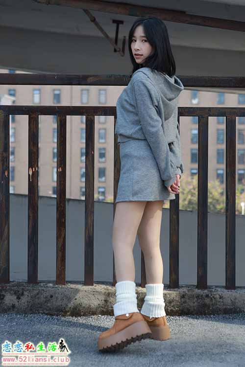 [IESS异思趣向] 丝享家 1950：美子《堆堆袜(上)》[87P-107MB]